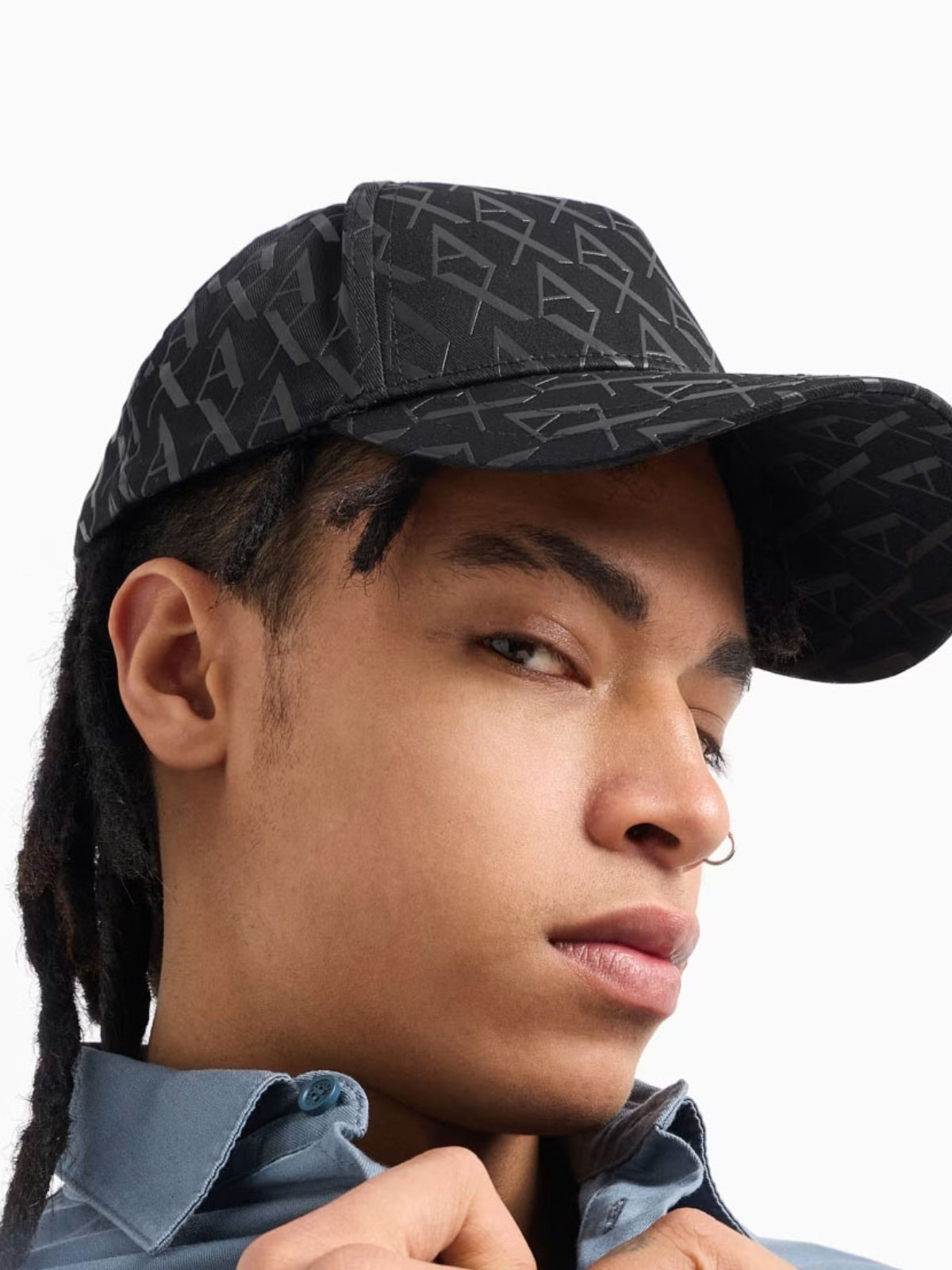 Cappello con visiera con logo allover AX - 954229CC813